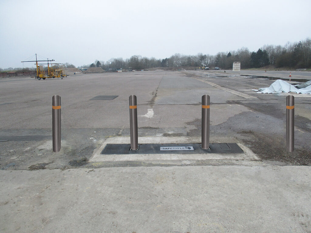 Side slider bollards in a row of 4