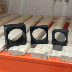 rubber bung for post